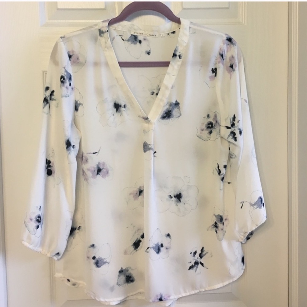 VIOLET & CLAIRE FLORAL BLOUSE